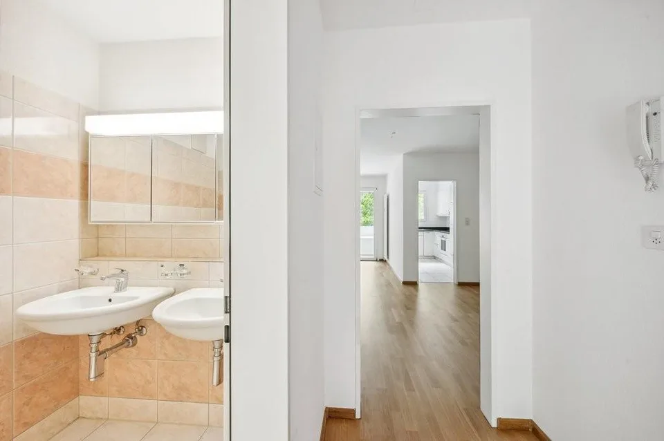 Appartement mansardé moderne 2 pièces avec deux terrasses
