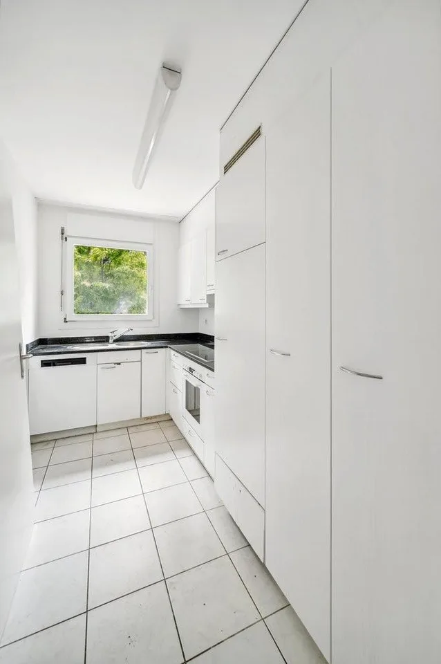 Appartement mansardé moderne 2 pièces avec deux terrasses