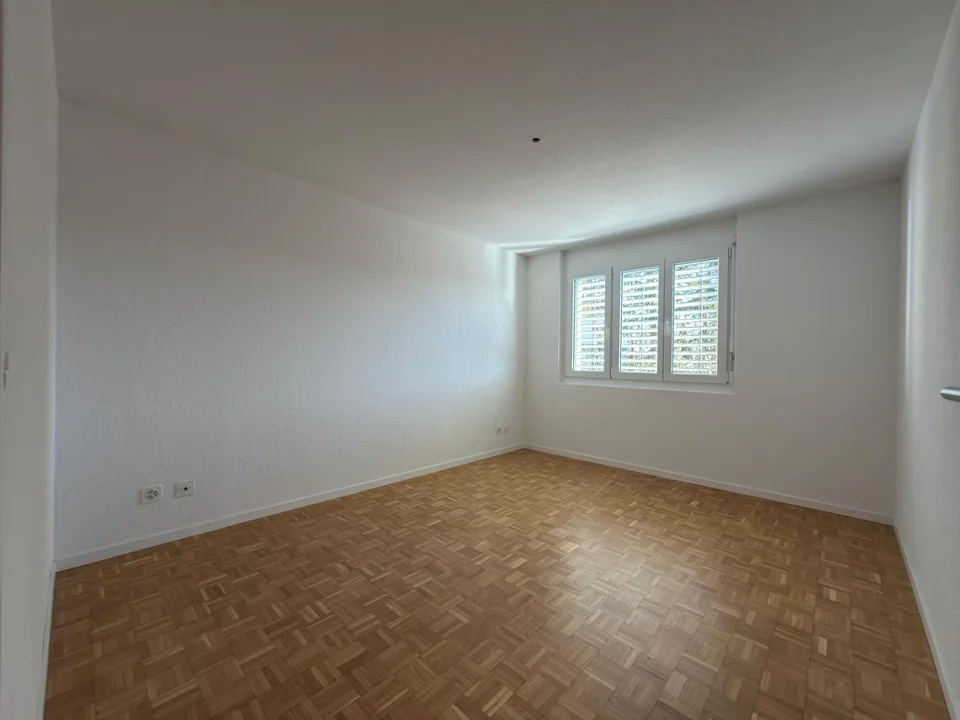 Moderne 4.5-Zimmer-Wohnung / Superbe 4,5 pièces moderne – foto 9 di 12