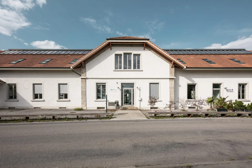 Modernes Büro im Industrial Style an der Aare