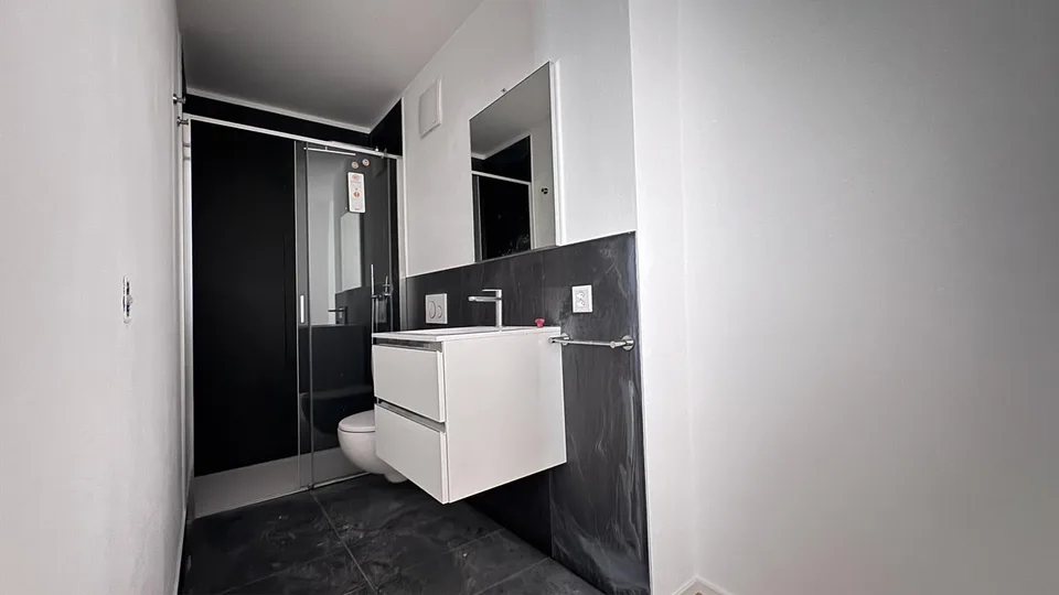 MODERNO ED AMPIO 3.5 LOCALI DI CHARME A MENDRISIO CENTRO – photo 7 sur 9