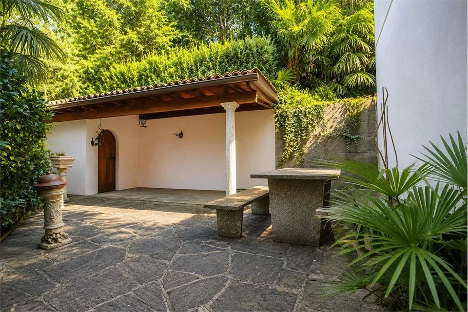Villa con Spiaggia e Pontile Privato a Montagnola – foto 8 di 13