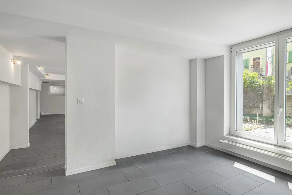 Vielseitige Gewerbe- / Praxis- / Bürofläche (80 m²) an zentraler La...