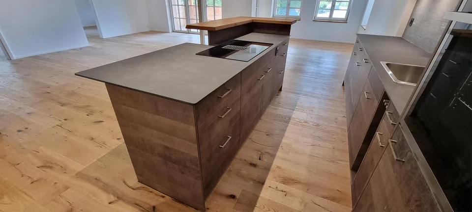 offene, grosszügige 3.5-Zimmer Wohnung mit Blick ins Grüne
