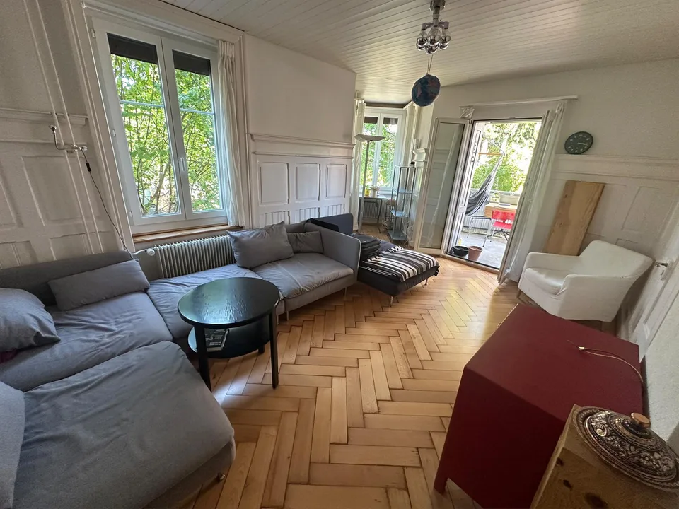 grosszügige, helle 5Zi-Altbauwohnung  mit Balkon, Nähe Spitäler/Uni