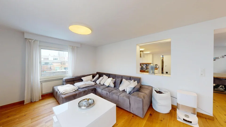 6.5 Zimmer Doppelhaushälfte mit eigenem Garten und Studio