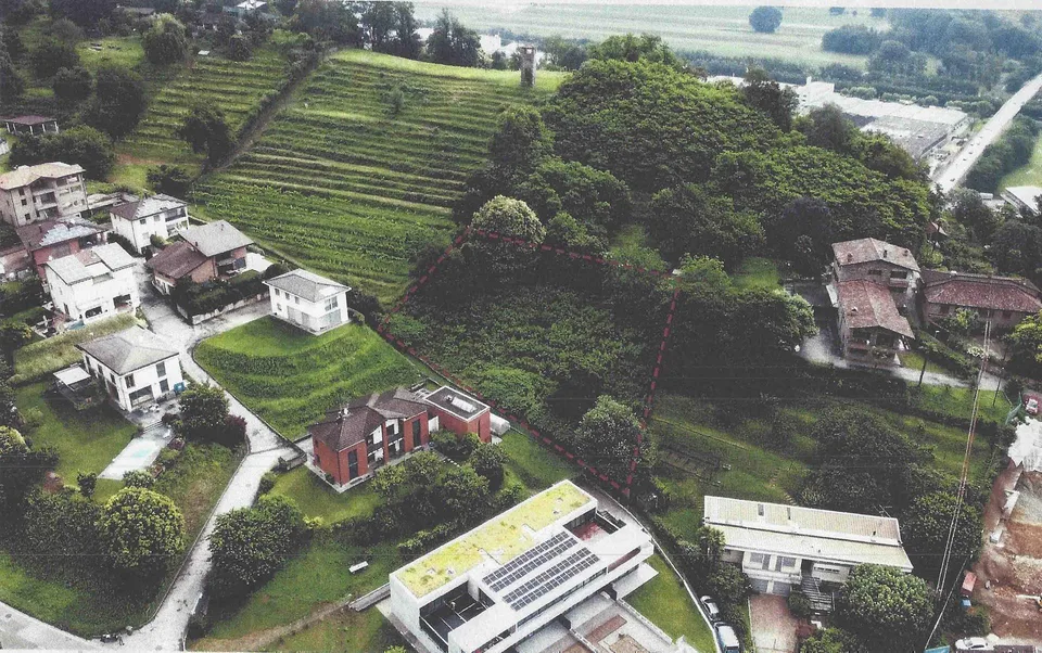 Terreno edificabile con licenza edilizia a Bioggio