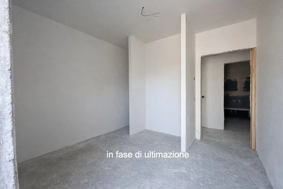 Moderno e nuovo 3.5 locali duplex con giardino a Melano