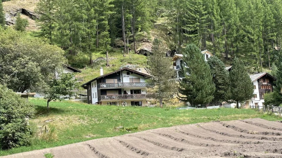 Zen Lauinen Saas-Grund mit dem E-Skibus ohne Umsteigen zum Alpinexp...
