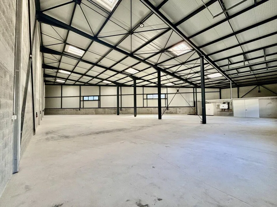 Moudon halle avec bonne hauteur à louer