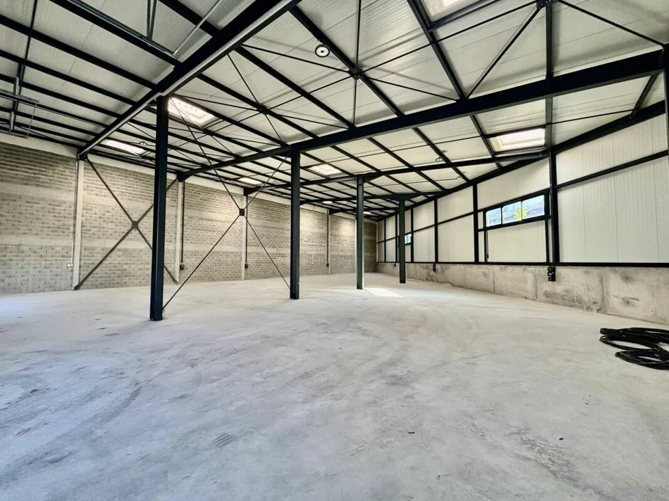Moudon halle avec bonne hauteur à louer