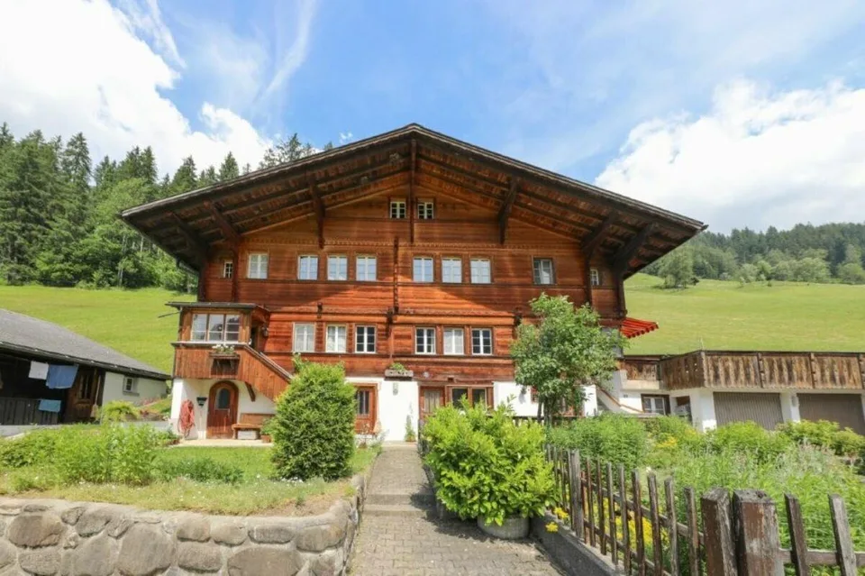 DM 137 4.5 Zimmer DG Wohnung