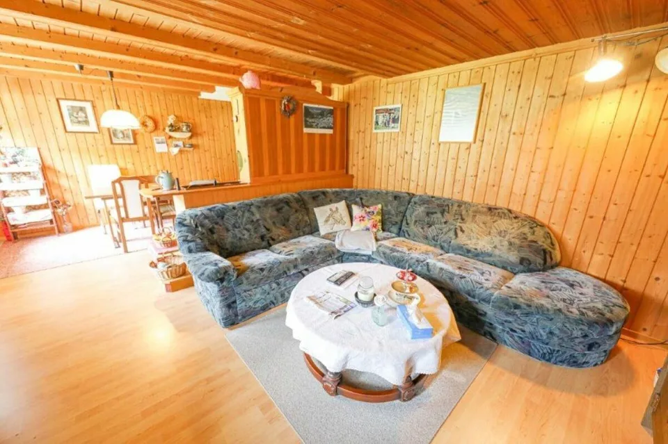 DM 137 4.5 room attic apartment