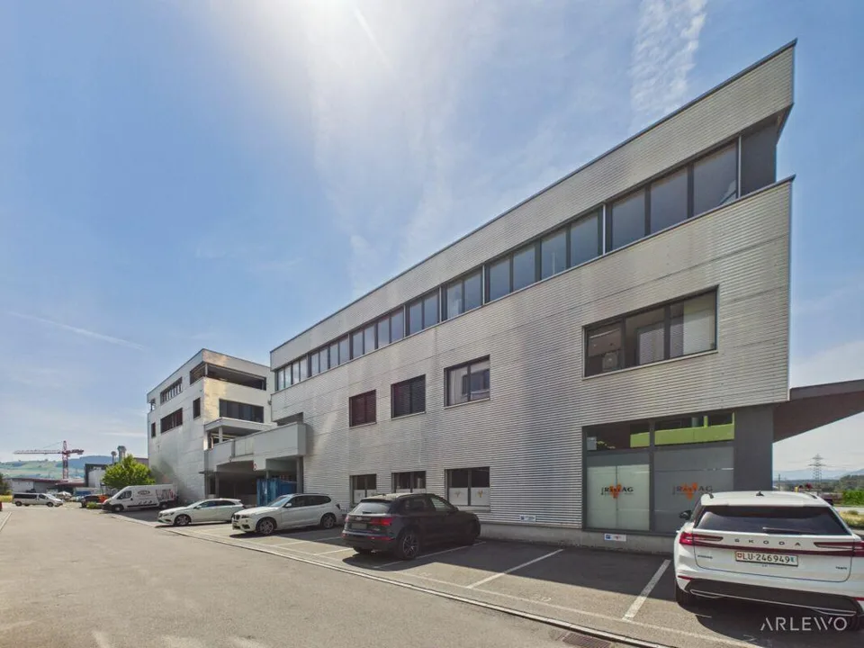 Ausgebaute Kleinfläche für Büro oder stilles Gewerbe
