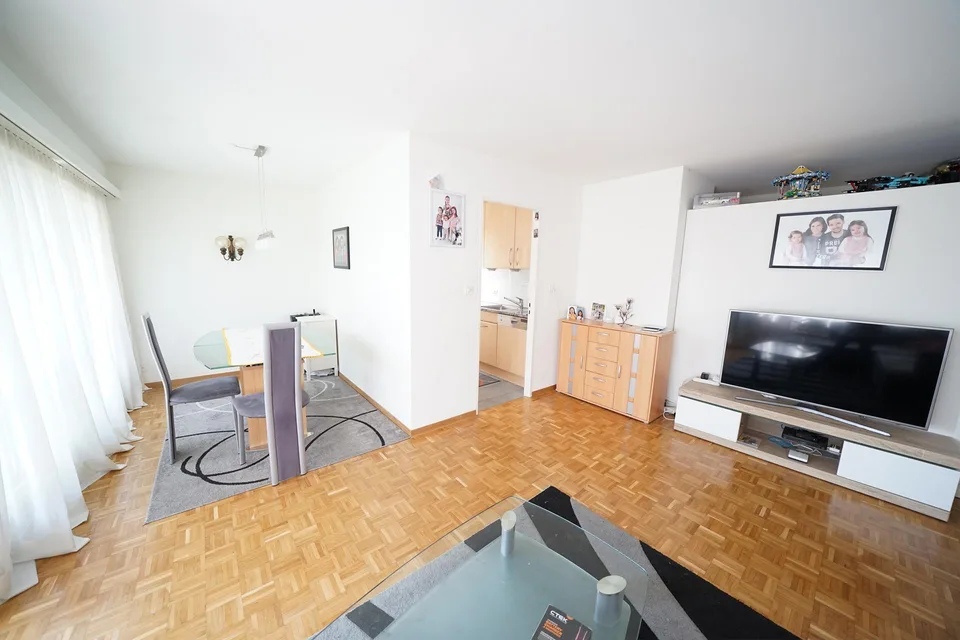 Lichtdurchflutete 4.5 Zimmerwohnung im Dachgeschoss
