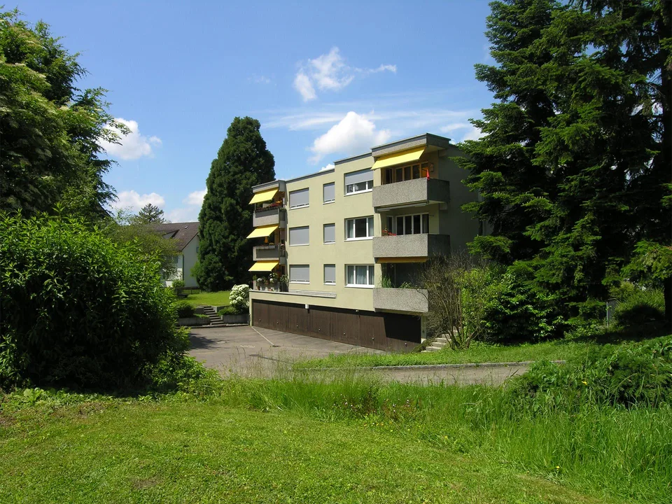 Lichtdurchflutete 4.5 Zimmerwohnung im Dachgeschoss