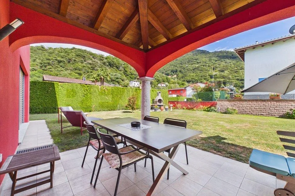 Comfort, spazio e qualità  elegante villetta indipendente con giardino a Camignolo