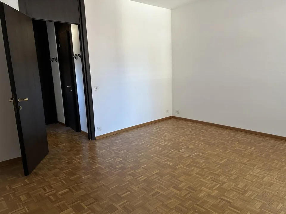 MONOLOCALE A LUGANO-CASSARATE