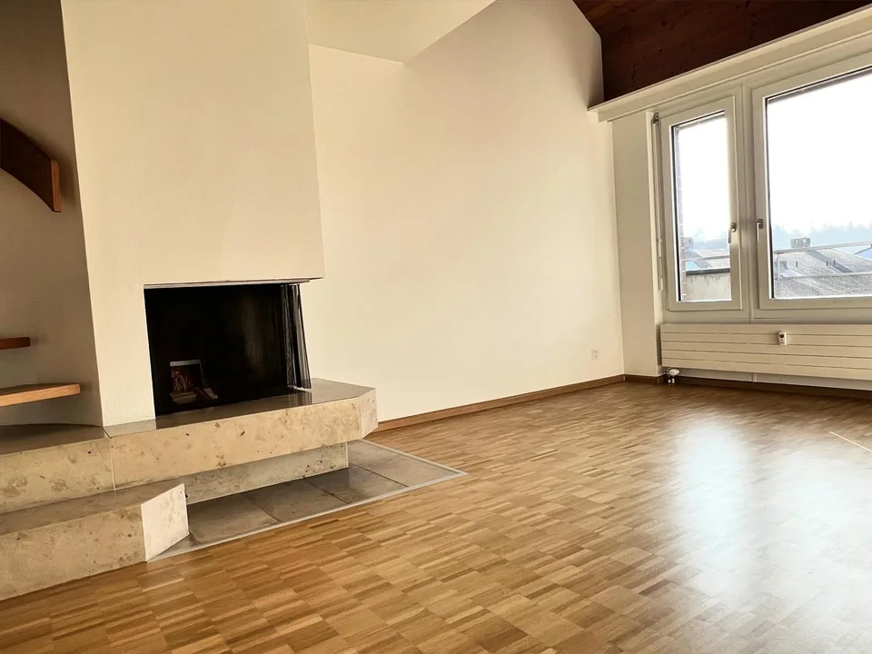 Vicino alla stazione SBB - Appartamento maisonnette di lusso con caminetto