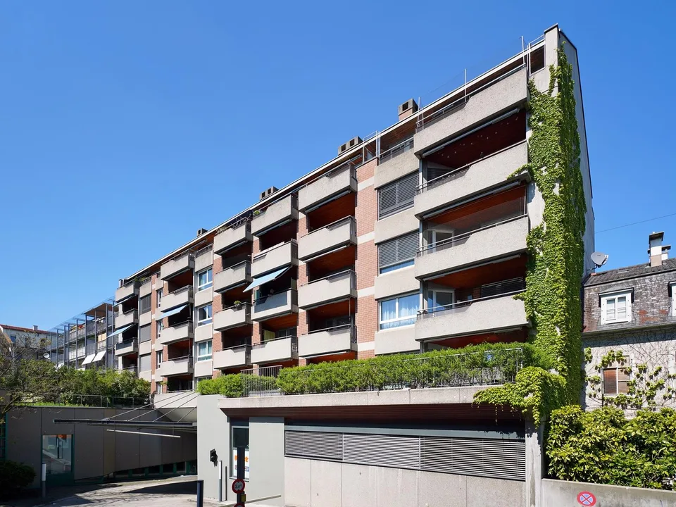 Nähe SBB -  Top Maisonette-Wohnung mit Cheminee