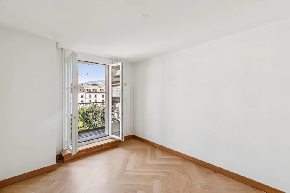 Meraviglioso duplex ristrutturato di 7 locali con balcone nel cuore di Ginevra