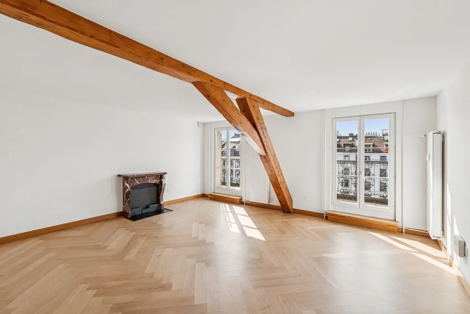 Meraviglioso duplex ristrutturato di 7 locali con balcone nel cuore di Ginevra