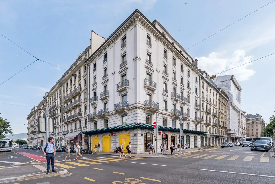 Magnifique duplex rénové de 7 pièces avec balcon au coeur de genève