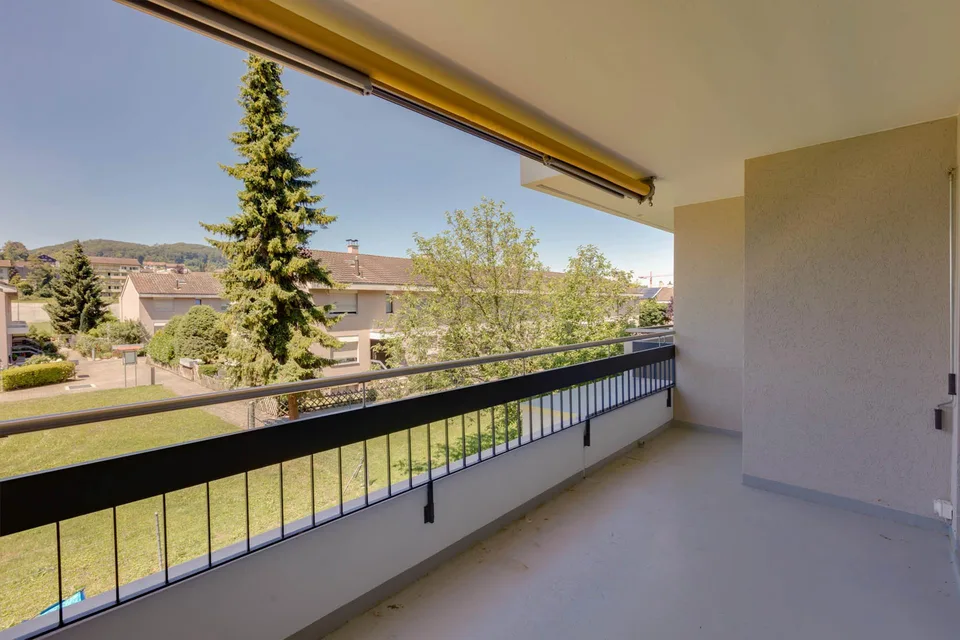 In a green and quiet residential area