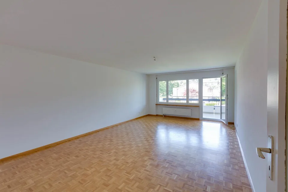 In a green and quiet residential area