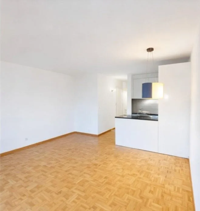 Helle 2-Zimmer-Wohnung mit Balkon und moderner Küche