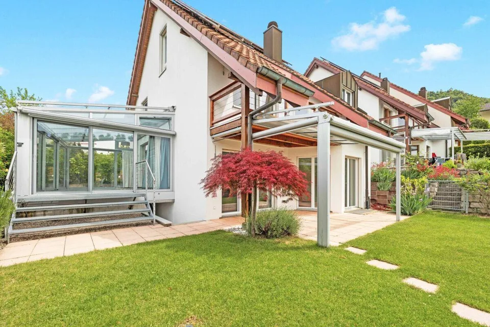 Ampia casa unifamiliare di 6,5 locali con piscina e serra – foto 18 di 29