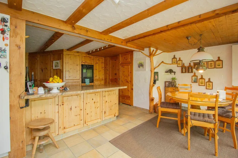 Einzigartiges Landhaus mit malerischem Garten – Foto 8 von 17