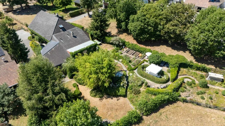 Einzigartiges Landhaus mit malerischem Garten – Foto 16 von 17