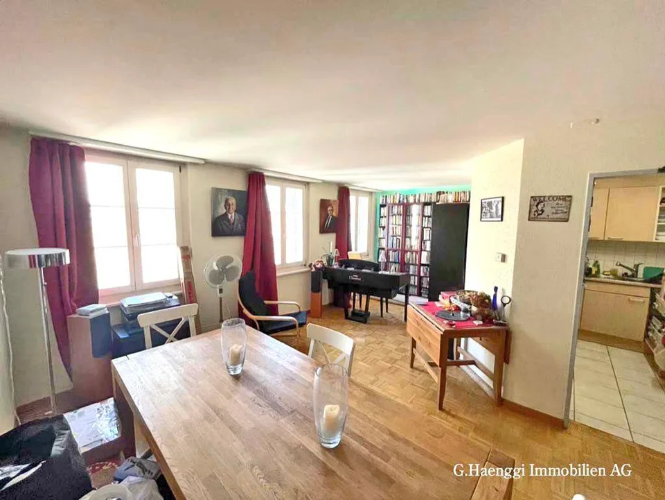 Ampio e luminoso appartamento duplex di 5 1/2 locali con balcone nel centro storico