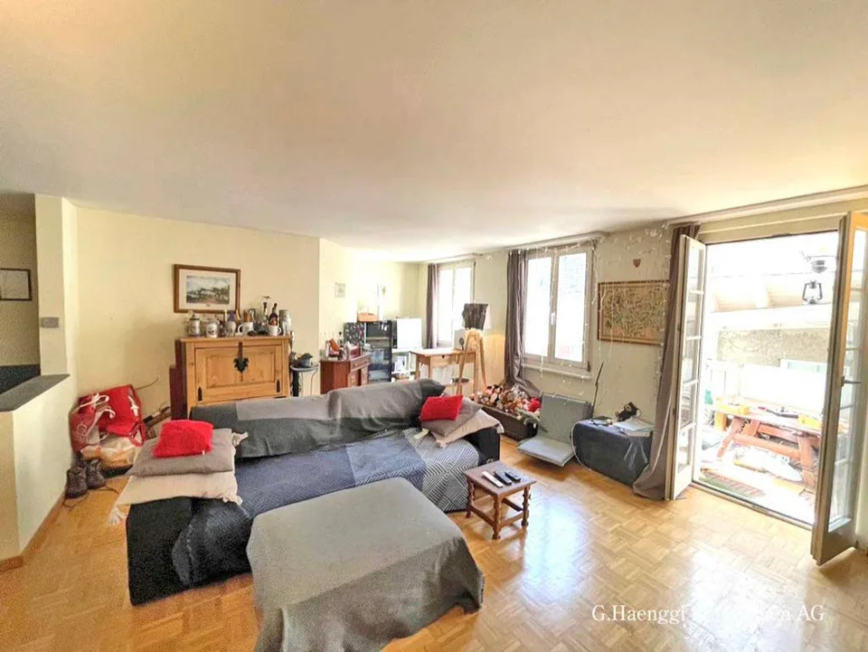 Grosszügige, helle 5 1?2 Zi-Maisonette-Wohnung mit Balkon in der Al...