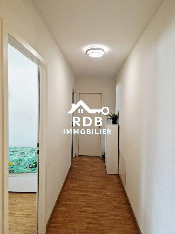 Appartement de 5 pièces au 1er étage situé à Le Grand-Saconnex 1218