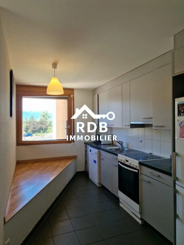 Appartement de 5 pièces au 1er étage situé à Le Grand-Saconnex 1218