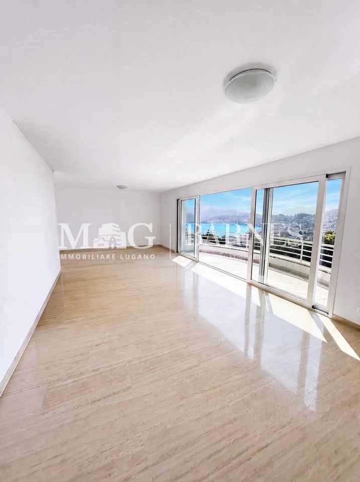 Lugano, Albonago | Esclusiva Villa con Giardino e Vista Panoramica