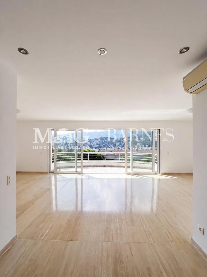 Lugano, Albonago | Esclusiva Villa con Giardino e Vista Panoramica