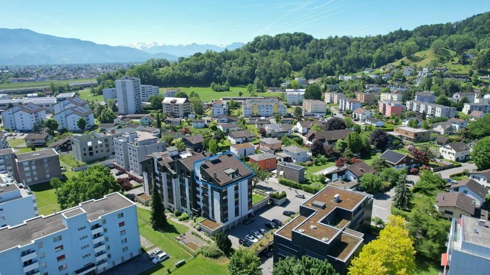 Grossflächige 4.5-Zimmer-Dach-Wohnung mit Wintergarten und schöner ...