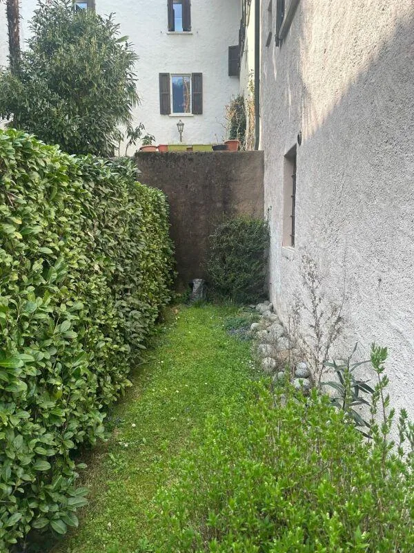 Schönes altes Landhaus mit gemeinsamem Swimmingpool