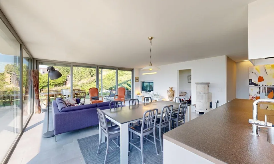 Spacious contemporary villa with panoramic views in the heart of Valais