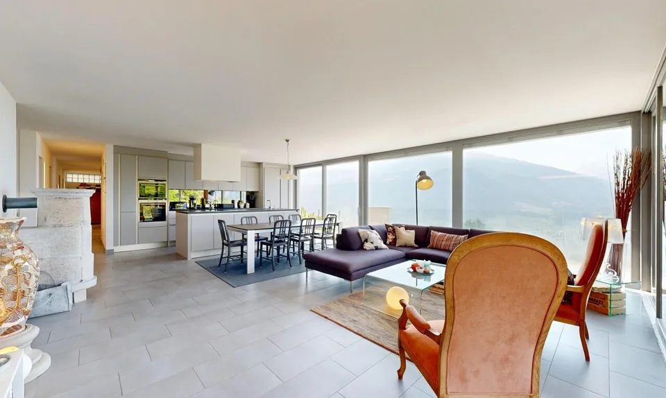 Spacious contemporary villa with panoramic views in the heart of Valais