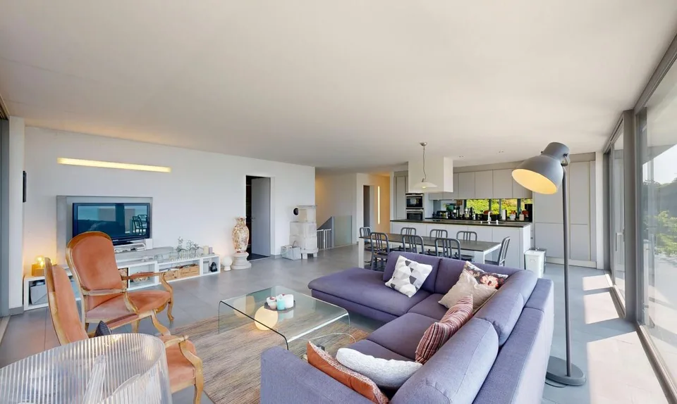Spacious contemporary villa with panoramic views in the heart of Valais