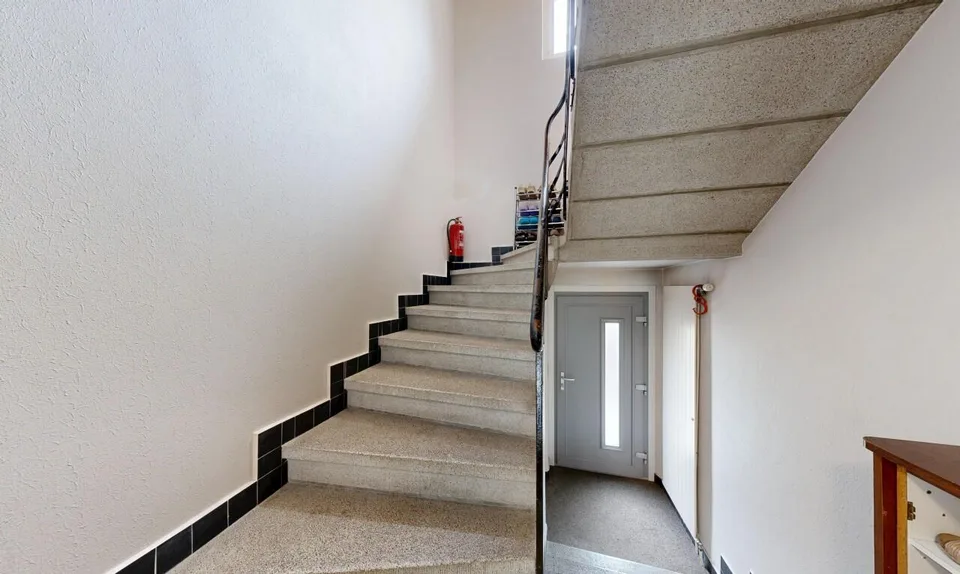 Family house with two apartments and great potential in Sion – photo 10 of 11