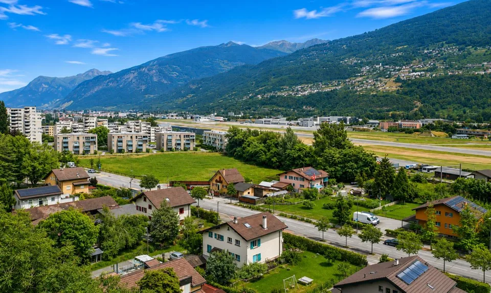 Familienhaus mit zwei Wohnungen und großem Potenzial in Sion
