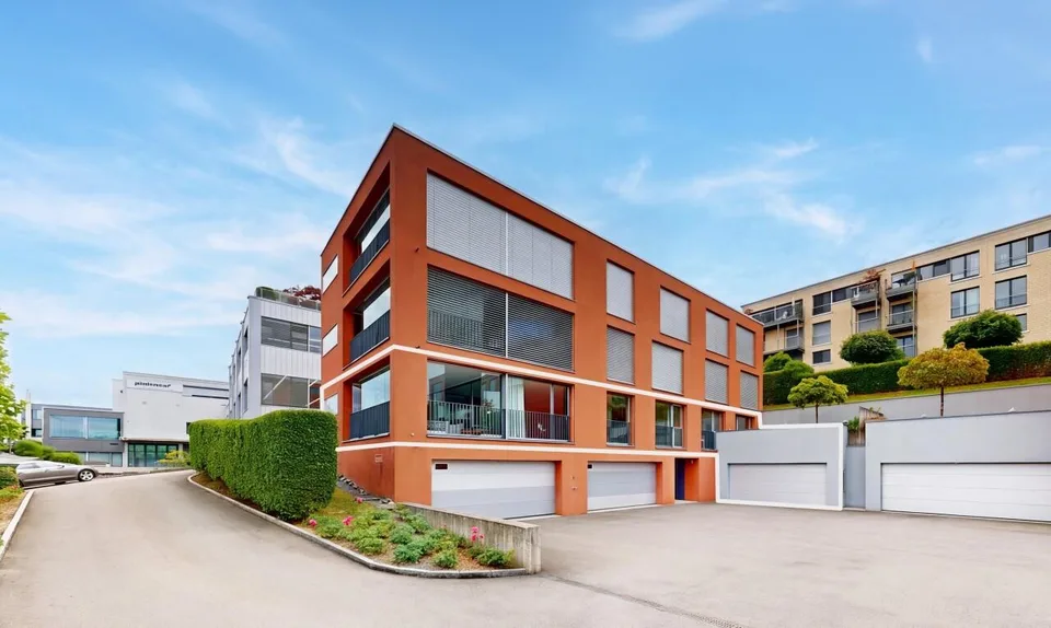 Moderne 5.5-Z-Wohnung mit Wintergarten an bester Lage in Pfäffikon SZ