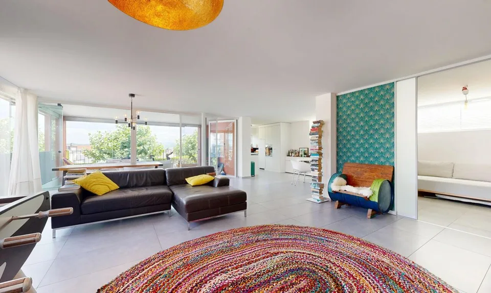 Moderno appartamento di 5,5 stanze con giardino d'inverno nella migliore posizione a Pfäffikon SZ