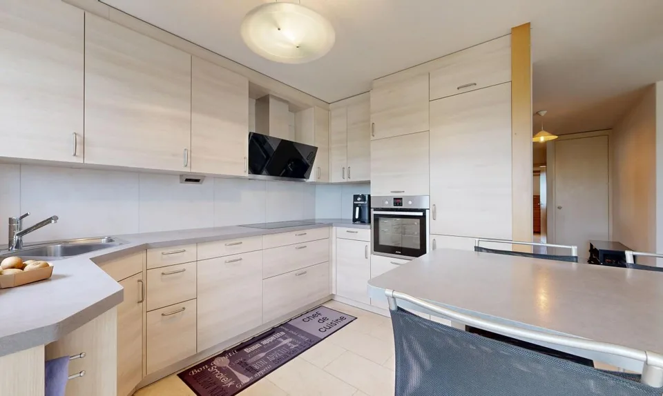 Appartement 5.5 pces lumineux avec vue lac et calme à Neuchâtel