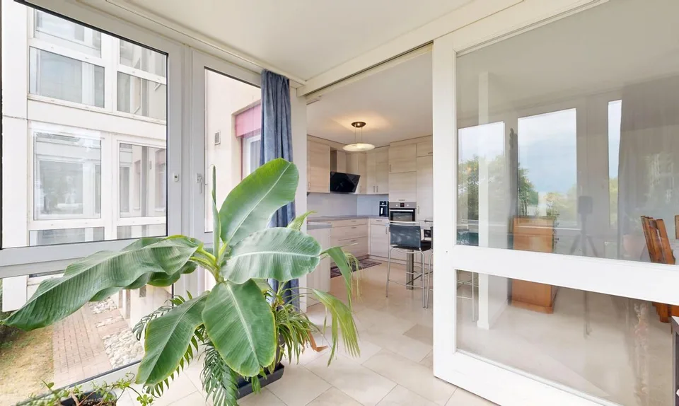 Appartement 5.5 pces lumineux avec vue lac et calme à Neuchâtel